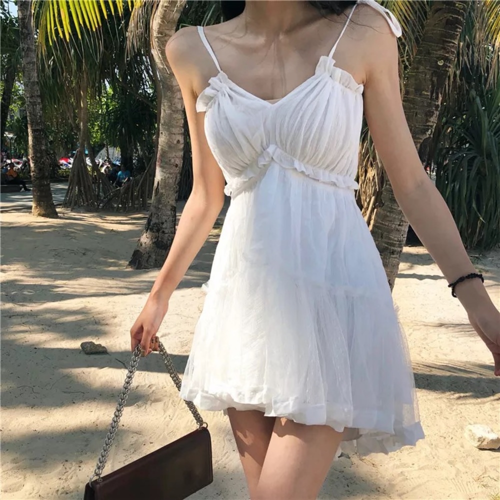 👗 White Ruffle Backless Dress NWT - Picture 3 of 4